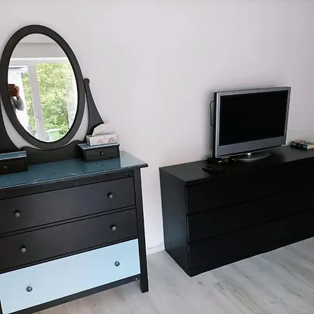 Kleine Mit Terrasse Am Waldrand *