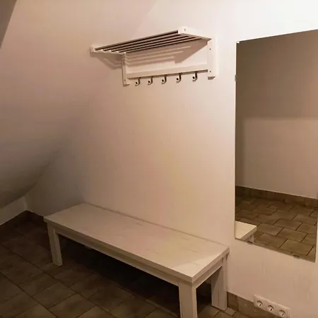 Kleine Mit Terrasse Am Waldrand 아파트 쇠나우